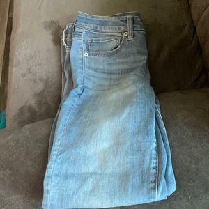 American Eagle Light Wash Skinny Jeans